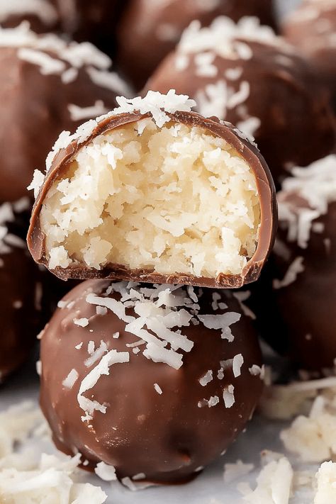 Coconut Chocolate Balls, Chocolate Coconut Balls, Chocolate Balls Recipe, Coconut Balls, Chocolate Balls, Coconut Chocolate, Peppermint Cookies, Chocolate Drip, Balls Recipe