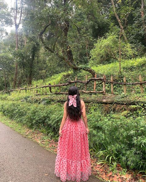 Poses For Frock Dress, Frock Photoshoot Poses, Bodycon Dress Poses Instagram, One Piece Dress Western, Flower Bookey, Sisters Photoshoot Poses, Dark Beauty Photography, Ooty, Pondicherry