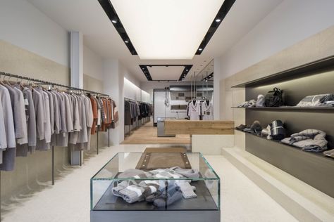 PESERICO store by C&P Architetti, Forte dei Marmi – Italy » Retail Design Blog Boutique Clothing Store Design, Clothing Showroom, Fashion Retail Interior, Fashion Store Design, Shoe Store Design, Fashion Showroom, Clothing Store Interior, Clothing Store Design, Store Design Boutique