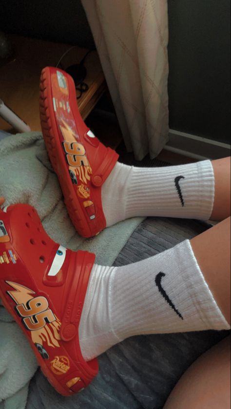 Lightning Mcqueen Crocs, 대학생 스타일, Crocs Fashion, Mcqueen Shoes, Dr Shoes, Shoe Wishlist, Yes I Did, Shoe Inspo, Aesthetic Shoes