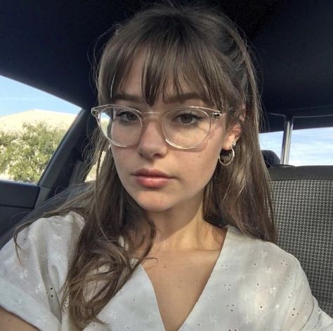 Bangs And Glasses, Glasses Inspiration, Wearing Glasses, Girls With Glasses, Grunge Hair, Aesthetic Hair, Glasses Fashion, Hairstyles With Bangs, Pretty Hairstyles