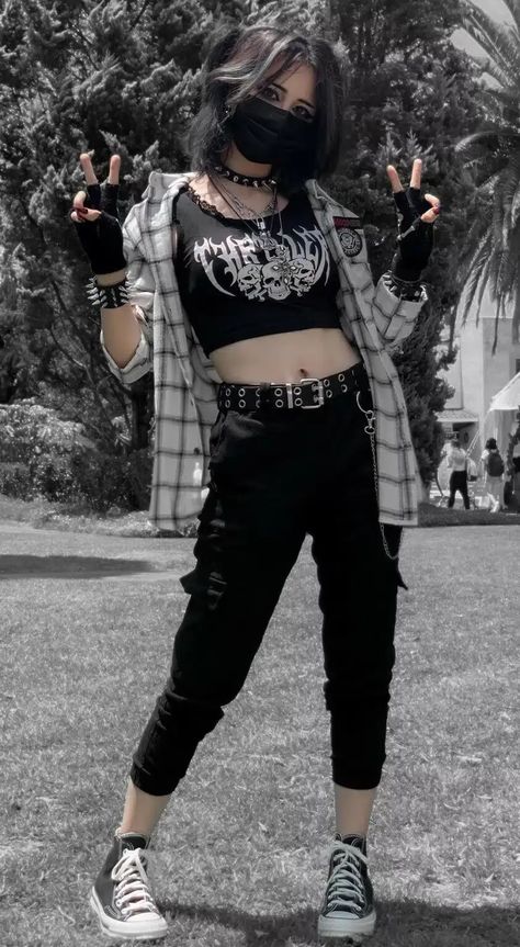 Alt Z Aesthetic, E-girl Fashion, Date Outfit Movies, Punk Street Photography, Goth Outfits Female, Trans Female Outfits, Edgy Pink Outfits, Grunge Girl Aesthetic Outfits, Fem Grunge Outfits