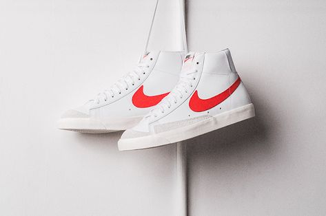 First Look: Nike Blazer Mid 77 - 'Habanero Red' Look Nike, Blazer Mid 77 Vintage, Orange Heels, Kicks Shoes, Streetwear Shoes, Nike Blazer Mid 77, Nike Blazer Mid, Nike Blazers Mid, Vintage Sneakers