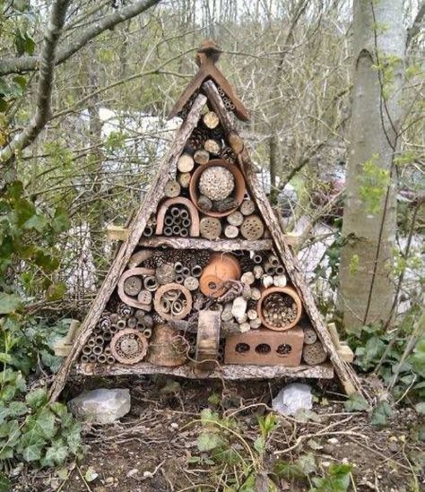 Diy Pollinator House, Bug Hotel, Insect Hotel, Wildlife Gardening, Have Inspiration, School Garden, Garden Structures, Garden Cottage, Woodworking Projects Diy