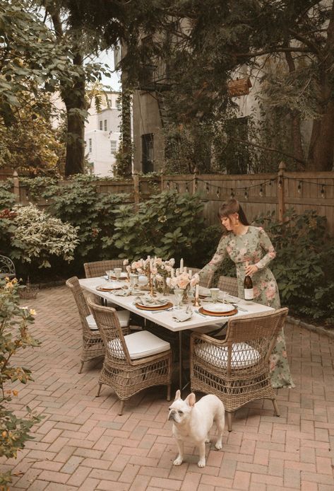 How To Throw A Rustic French Country Dinner Party | The Kuotes Blog French Country Side Aesthetic, Brownstone Backyard, Country Patio, French Country Dining Table, Outdoor Makeover, Jenny Cipoletti, Garden Seating Area, Chic Garden, Garden Inspo