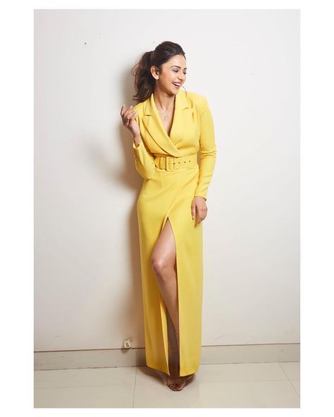 Rakul Preet Singh, Bollywood Hairstyles, Rakul Preet, Theme Dress, Hollywood Actress, Yellow Outfit, Latest Images, Actress Photos, Bollywood Fashion