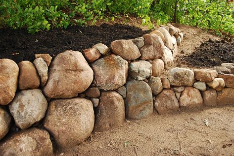 Two tiered boulder wall | Field Outdoor Spaces | Flickr Retaining Wall Large Stones, Tiered Rock Wall Landscaping, Field Stone Retaining Wall, Natural Boulder Retaining Wall, Tiered Retaining Wall Ideas Hillside, Field Stone Wall, Lake Apartment, Boulder Wall, Boulder Garden