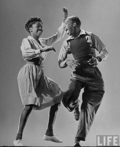 Vintage Dancing #swing #1940s #lindy #hop #dance #vintage Gjon Mili, Vintage Dance, Jitterbug, Lindy Hop, Swing Dancing, Gene Kelly, Mae West, Shall We Dance, Swing Dance