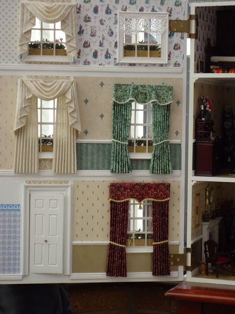 Dolls House Curtains, Miniature Curtains, Dollhouse Curtains, Dollhouse Doll Clothes, Doll House Curtains, Dollhouse Rooms, Cardboard Dollhouse, Dolls House Shop, Fabric Doll House