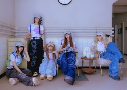 How K-Pop & Alt TikTok Led To A Global Bunny Hat Trend Chuncheon, Baskin Robbins, New Jeans Style, Dara Kpop, Jewel Case, 1 Girl, Kpop Outfits, Kpop Girl Groups, Cool Bands