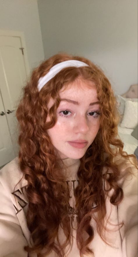 Curly Ginger Hair, Ginger Hair Girl, Tan Skin Blonde Hair, Red Curly Hair, New Template, Ginger Hair Color, Pretty Braided Hairstyles, Dye My Hair, Orange Hair