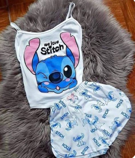 Pijama Stitch, Stitch Pajamas, Lilo And Stitch Merchandise, Lilo And Stitch Quotes, Foto Disney, Stitch Toy, Cute Disney Outfits, Stitch Hoodie, Lilo And Stitch Drawings