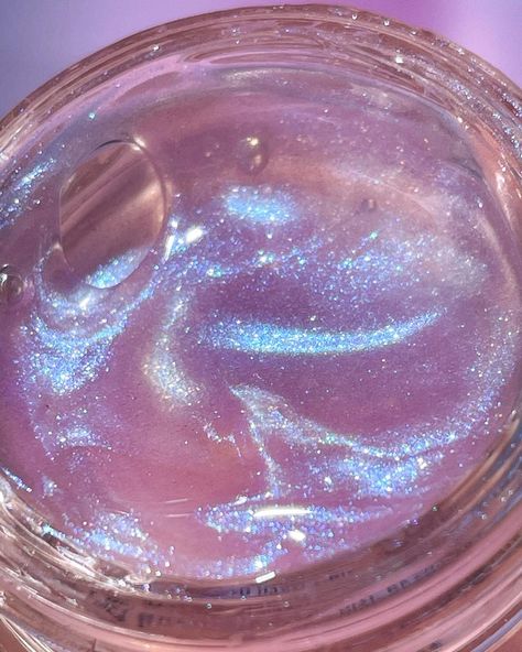 macro gloss goodness 💖 ft. 'panoramic' face & eye gloss - add yours to cart on colourpop.com ✨ - @prettynbaked_ #facegloss #eyegloss #colourpop #duochrome Iridescent Skin Aesthetic, Colourpop Aesthetic, Holographic Glitter Makeup, Iridescent Glitter Makeup, Colourpop Glitter Gel, Glitter Liquid, Glitter Gloss, Pink Iridescent, Colourpop Cosmetics