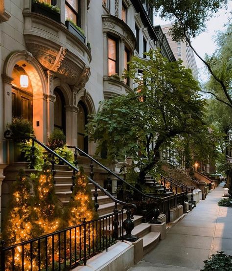 Upper West Side Apartment, Nyc Townhouse, Citizen Of The World, Nyc Fall, Autumn In New York, Empire State Of Mind, Nyc Aesthetic, Nyc Life, New York Aesthetic