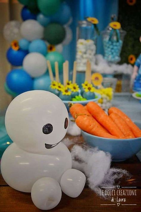 Olaf First Birthday Party, Olaf Themed Birthday Party, Frozen Two Birthday Party, Olaf Summer Birthday Party, Summer Frozen Birthday Party, Elsa Birthday Party Decorations, Frozen 2nd Birthday Party, Frozen 2 Birthday Party Ideas, Frozen Party Activities