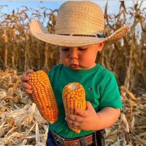 Country Baby Boy, Cute Country Couples, Southern Baby, I Want A Baby, Baby Boy Pictures, Western Babies, Kid Lifestyle, Country Kids