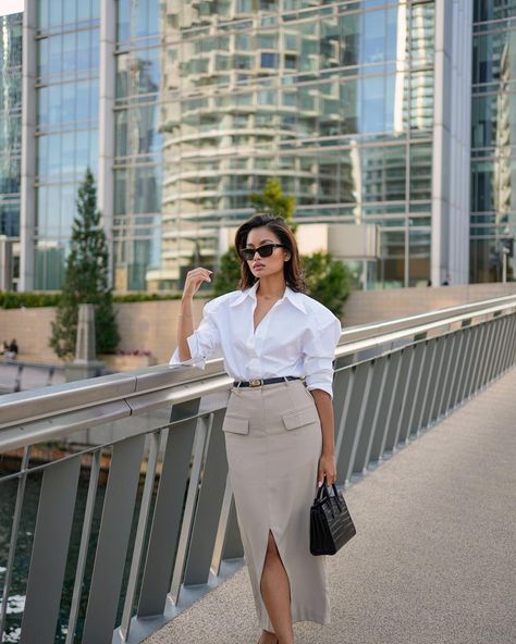 It’s September & Boiling hot 🥵 | Instagram Odd Muse, Girly Style Outfits, Blazer Outfits For Women, Long Skirt Outfits, Beige Outfit, Sophisticated Outfits, Stylish Work Attire, Evening Dresses With Sleeves, Effortlessly Chic Outfits