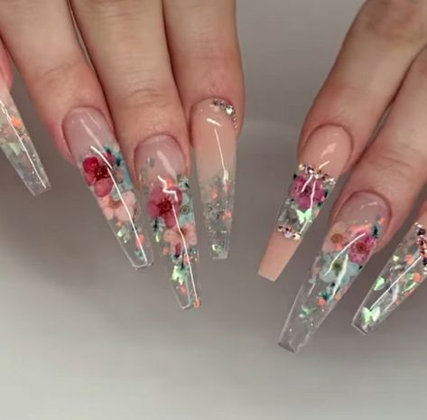 Acrylic Nails Flower Charms, Short Encapsulated Nails Flowers, Glam Coffin Acrylic Nails, Encapsulated Flower Nail Designs, Dip Powder Nails Flower Design, Acrylic Encapsulated Nails, Encapsulated Gel X Nails, Incapcilated Nails, Encapsulation Nails