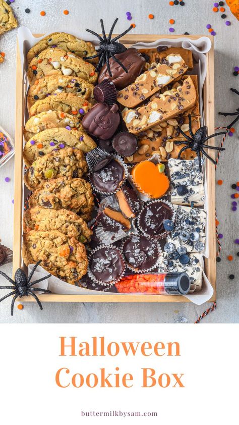 cookie box filled with halloween themed goodies: cookies, fudge, fudge chocolate cups, marshmallows and candies Two Ingredient Fudge, Fudge Homemade, Cookies White Chocolate, Cookie Gift Boxes, Caramelized White Chocolate, Postres Halloween, Fudge Chocolate, Christmas Cookie Box, White Chocolate Fudge