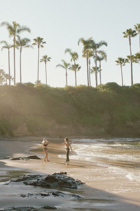 Laguna Beach Photos, Laguna Beach Couples Session, Maui Engagement Photos, Laguna Beach Photoshoot, Surf Couple, Wedding Pictures Beach, Cali Beach, Maui Photos, Surf Photos