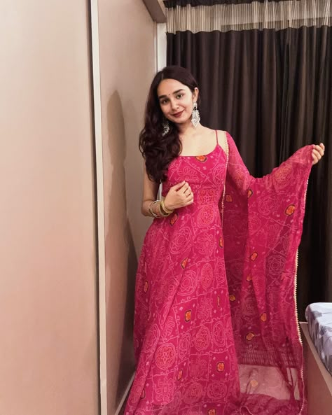 Comment “Link” To Get Details In DM 🩷 Pink Pure Soft Lightweight Chiffon Bandhej Anarkali Suit Set With Huge Flair, Dupatta & Pant Search “NKB 31” On Our Website To Shop 👗 Hurry, Book Fast To Make This Festival Season Unforgettable ✨ Shop Now From www.BahuPalace.com Link In Bio DM/WhatsApp Us At +91 9409911700 💖 Take Screenshot & Send Us To WhatsApp For More Details! Which One You Want To Buy/Inquiry? 🙈 100% Quality Assured Premium Product With Pocket Friendly Price | Free Express Shippi... Chiffon Anarkali Suits, Dupatta Photography Photo Ideas, Poses In Suit, Casual Anarkali, Savage Replies, Single Pose, Pink Kurti, Diwali Photography, Pink Anarkali