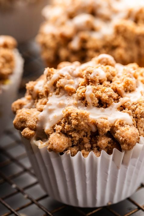 Pumpkin Crumb Cake Muffins, Moist Muffin Recipe, Pumpkin Crumb Cake, Easy Pumpkin Muffins, Crumb Cake Muffins, Fall Sweets, Sip And Feast, Feast Recipes, Pumpkin Streusel Muffins