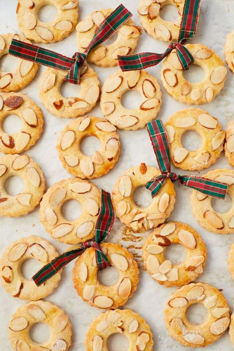 Top 25 Most Googled Christmas Cookies - Gemma’s Bigger Bolder Baking Dutch Christmas Cookies, Dutch Christmas, Dutch Cookies, Greek Cookies, Holiday Fruit, Holiday Platters, Chocolate Shortbread Cookies, Bigger Bolder Baking, Wreath Cookies