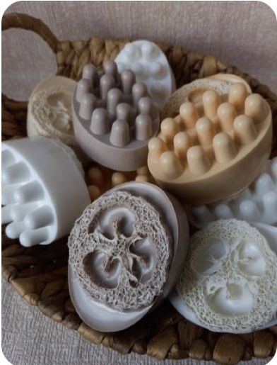 Loofah Soap Recipe, Loofah Soap Diy, Soap Loofah, Massage Soap, Natural Soaps Recipes, Diy Soap Recipe, Soap Display, Handmade Soap Recipes, Lotion Recipe