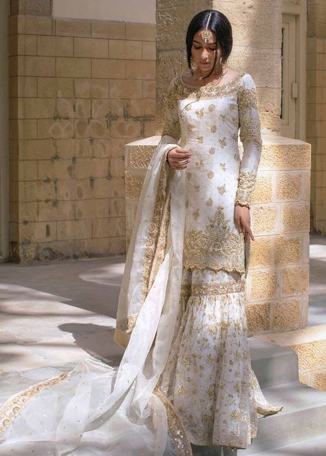 Nikah Outfit, Desi Dress, Desi Wedding Dresses, Nikkah Dress, Desi Wear, Bridal Dresses Pakistan, Gaun Fashion, Pakistani Wedding Outfits, Pakistani Fancy Dresses