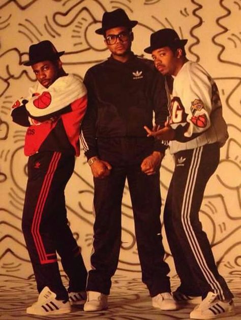 Run-DMC & Jam Master Jay Run Dmc 80s, Run Dmc Adidas, Trash Pictures, 80s Rap, Jam Master Jay, Rappers Delight, Party Style Outfit, 80s Pictures, 80s Sportswear