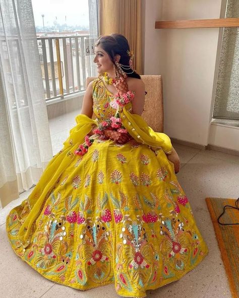 Haldi Dress For Bride, Haldi Dress Ideas, Haldi Outfit For Bride, Haldi Ceremony Outfit, Haldi Dress, Mehndi Outfit, Mehendi Outfit, Haldi Outfits, Haldi Outfit