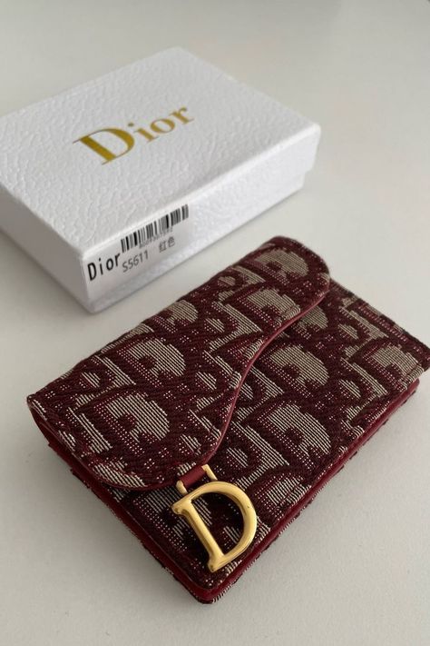 Aesthetic Luxury, Luxury Bags Collection, Handbag Essentials, Dior Saddle, Red Wallet, Cute Wallets, Girly Bags, Luxury Purses, Girly Accessories