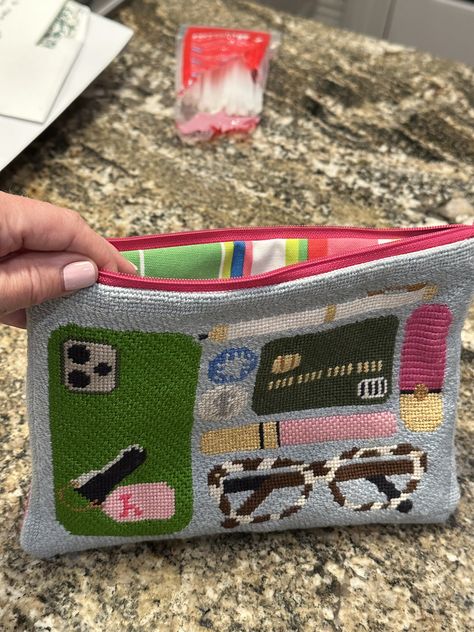 Needle Point Projects, Needle Point Ideas, Needlepoint Finishing Ideas, Mini Needlepoint, Needlepoint Tutorials, Needlepoint Bag, Needlepoint Purse, Needlepoint Inspiration, Needlepoint Ideas