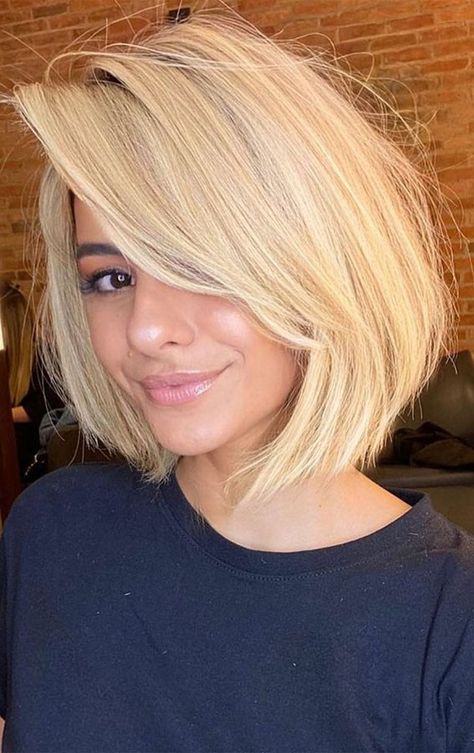 Mid Length Bob With Side Bangs, Above Shoulder Length Hair With Side Bangs, Bob With Side Curtain Bangs, Side Parting Long Bob, Blonde Bob Hairstyles 2023, Medium Bob Haircut With Curtain Bangs, Bob With Side Parting, Shoulder Length Hair With Curtain Bangs Side Part, Short Blonde Hair With Layers Mid Length