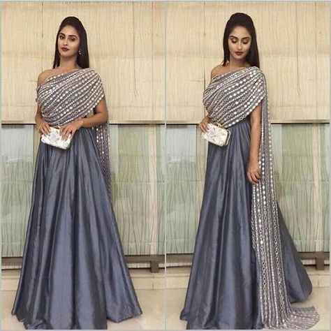 Stunning grey floor length anarkali with mirror dupatta | Dupatta ideas for Indian brides | Indian bridal fashion | Dupatta draping ideas | Dupatta with mirror work | Outfit by Ridhima Bhasin | Every Indian bride’s Fav. Wedding E-magazine to read. Here for any marriage advice you need | www.wittyvows.com shares things no one tells brides, covers real weddings, ideas, inspirations, design trends and the right vendors, candid photographers etc. Mandana Karimi, Court Marriage, Pengantin India, Grand Wedding, Salwar Kamiz, Indian Gowns Dresses, Ghagra Choli, Indian Gowns, Designer Party Wear Dresses