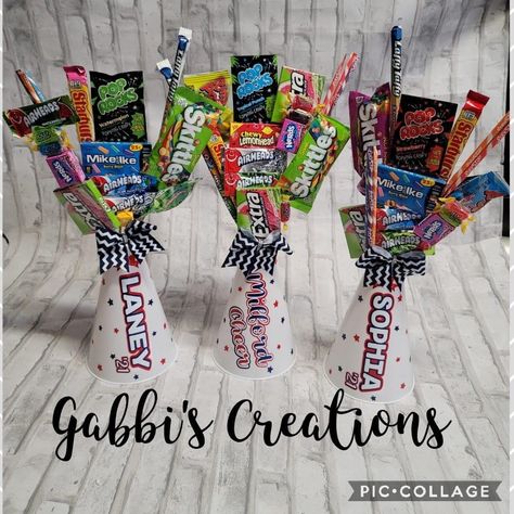 Cheer Bouquet Ideas, Cheer Snacks Ideas Goodie Bags, Cheerleading Snacks, Cheer Gifts Diy, Cheer Snacks, Cheerleader Party, Cheer Season, Cheerleading Party, Spirit Bags