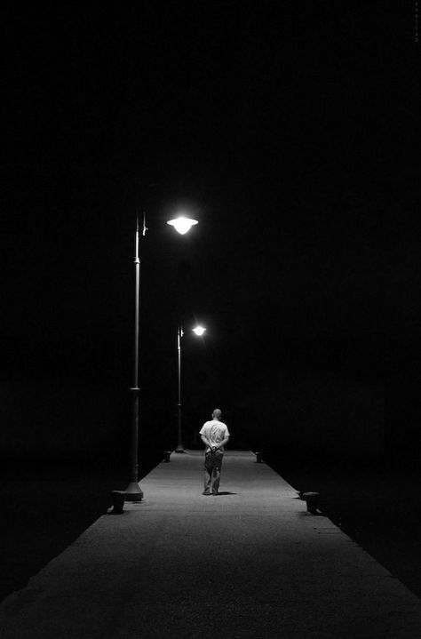 Shadow Silhouette, Dark Street, Alone Photography, Cartoon Wallpaper Hd, Ayat Alkitab, Shadow Photos, Street Lights, Photo Frame Gallery, Photo Art Gallery