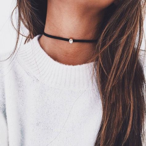 Black Necklace Outfit, Black Choker Outfit, Choker Outfit, Suede Jewelry, Choker Silver, Necklace Outfit, Choker Designs, Fake Jewelry, Womens Chokers