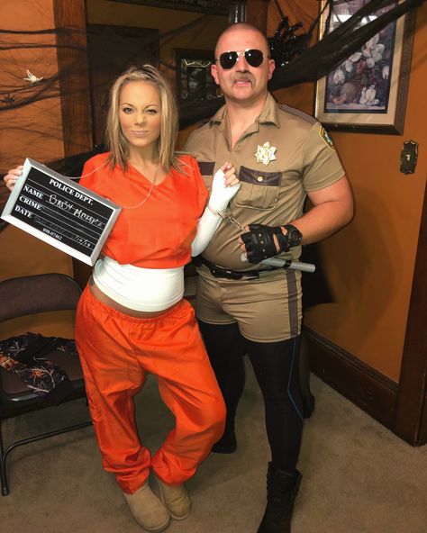 Pregnant inmate and cop Cop And Robber Couple Costume, Police And Inmate Costume Couple, Cop And Inmate Costume Couple, Cop And Prisoner Costumes Couples, Cops And Prisoner Costume, Prison Pictures, Pregnant Couple Halloween Costumes, Costumes Pregnant, Police Cosplay