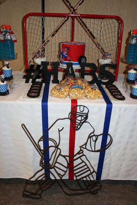 Hockey party Hockey Watch Party, Oilers Birthday Party Ideas, Hockey Decorations Party, Ice Hockey Party, Hockey Birthday Party Decorations, Hockey Graduation Party Ideas, Hockey Baby Shower Ideas, Hockey Party Food, Hockey Banquet Ideas