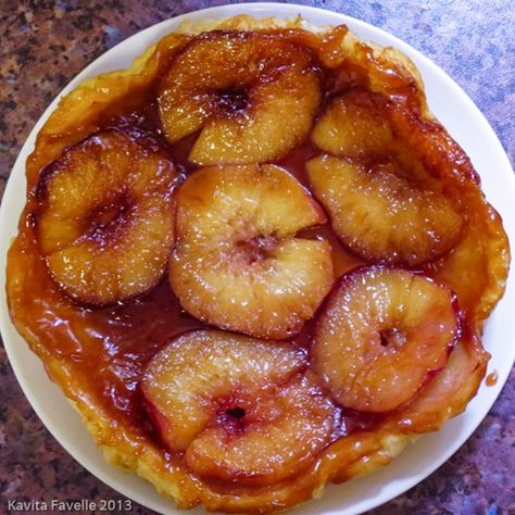 Upside Down Caramelised Flat Peach Tart aka Flat Peach Tarte Tatin Flat Peach, Flat Peaches, Coconut Smoothie Recipe, Peach Tart, Peach Recipes, Coconut Smoothie, Healthy Recipes Easy Snacks, Easy Smoothie Recipes, Peach Recipe