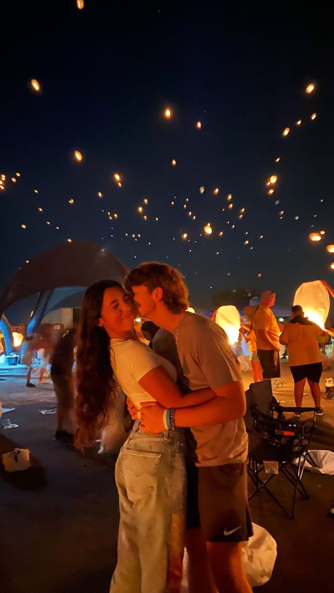 Lantern Festival Outfit Ideas, Latern Festival Date, Spring Date Aesthetic, Perfect Date Aesthetic, Hanging With Boyfriend, Boyfriend Vibes Aesthetic, Date Asthetic Picture, Boyfriend Date Aesthetic, Dream Couple Aesthetic