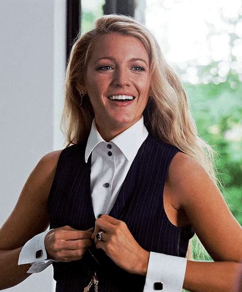 Blake Lively Suit, Blake Lively Outfits, A Simple Favor, Emily Nelson, Simple Favor, Blake Lively Style, Killing Me, Woman Suit Fashion, Famous Women