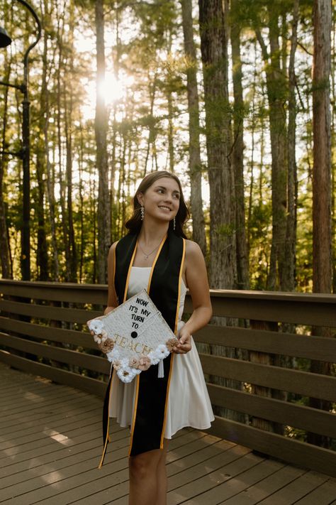 Senior Picture Ideas Boardwalk, Outdoor Grad Photos, Ucf Grad Pics, Graduation Pose Ideas Grad Pictures, Park Graduation Pictures, Ucf Grad Photos, Graduation Pictures Ucf, Forest Graduation Pictures, Graduation Pictures Nature