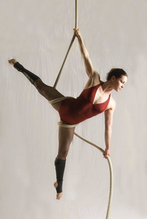 Silk Dancing, Aerial Hammock, Aerial Fitness, Aerial Acrobatics, Circus Performers, Aerial Dance, Yoga Iyengar, Aerial Arts, Aerial Hoop