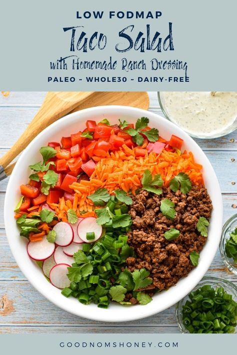 Refreshing and healthy while bringing an explosion of Mexican flavours and spices to your palate, this low FODMAP taco salad can be made with beef, chicken or turkey and is perfect for a quick lunch or an easy weeknight dinner. Low FODMAP, Paleo and Whole30 compliant. #goodnomshoney #tacosalad #lowFODMAP #healthy #salad #paleo #whole30 #dairyfree #glutenfree Salad Low Fodmap, Low Fodmap Dessert, Low Fodmap Lunch, Low Fodmap Dinner, Low Food Map Diet, Paleo Taco Salad, Food Map Diet, Recipes Low Fodmap, Paleo Taco