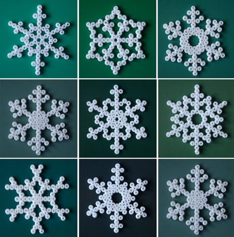 Snefnug Med Perler, Hama Beads Christmas, Christmas Perler Beads, How To Make Snowflakes, Snowflake Template, Simple Snowflake, Snowflake Craft, Skins Minecraft, Hama Beads Minecraft