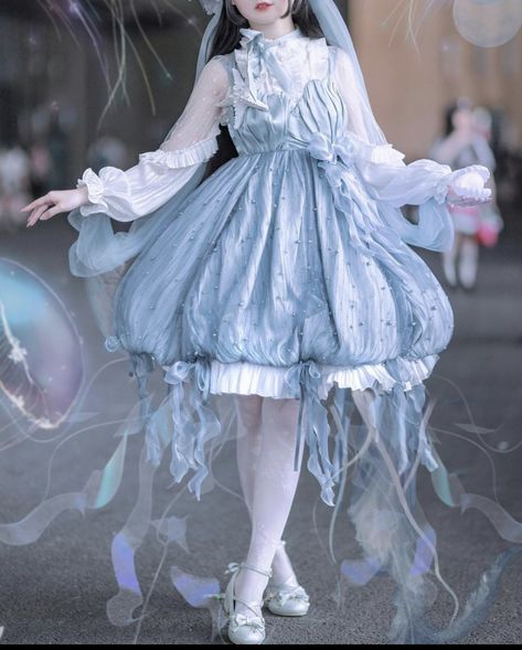 Jellyfish Dress Aesthetic, Bubble Inspired Outfit, Jellyfish Outfit Male, Jellyfish Aesthetic Clothes, Water Clothing Design, Kokomi Aesthetic Outfit, Jellyfish Inspired Dress, Jellyfish Outfit Drawing, Jelly Fish Outfits