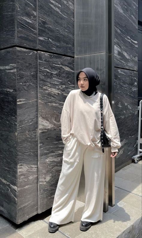 Hijab Outfit Big Size, Ootd Hijab Big Size, Bigsize Hijab Outfit, Style Kulot, Ootd Gemuk, Outfit Kulot, Ootd Big Size, Outfit Hijab Simple, Mix And Match Outfits Hijab