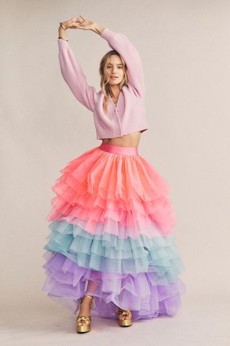 Layered Long Skirt, Gonna In Tulle, Bridal Skirts, Skandinavian Fashion, Rainbow Outfit, Layered Fashion, Tulle Tutu, Rainbow Dress, Party Gowns